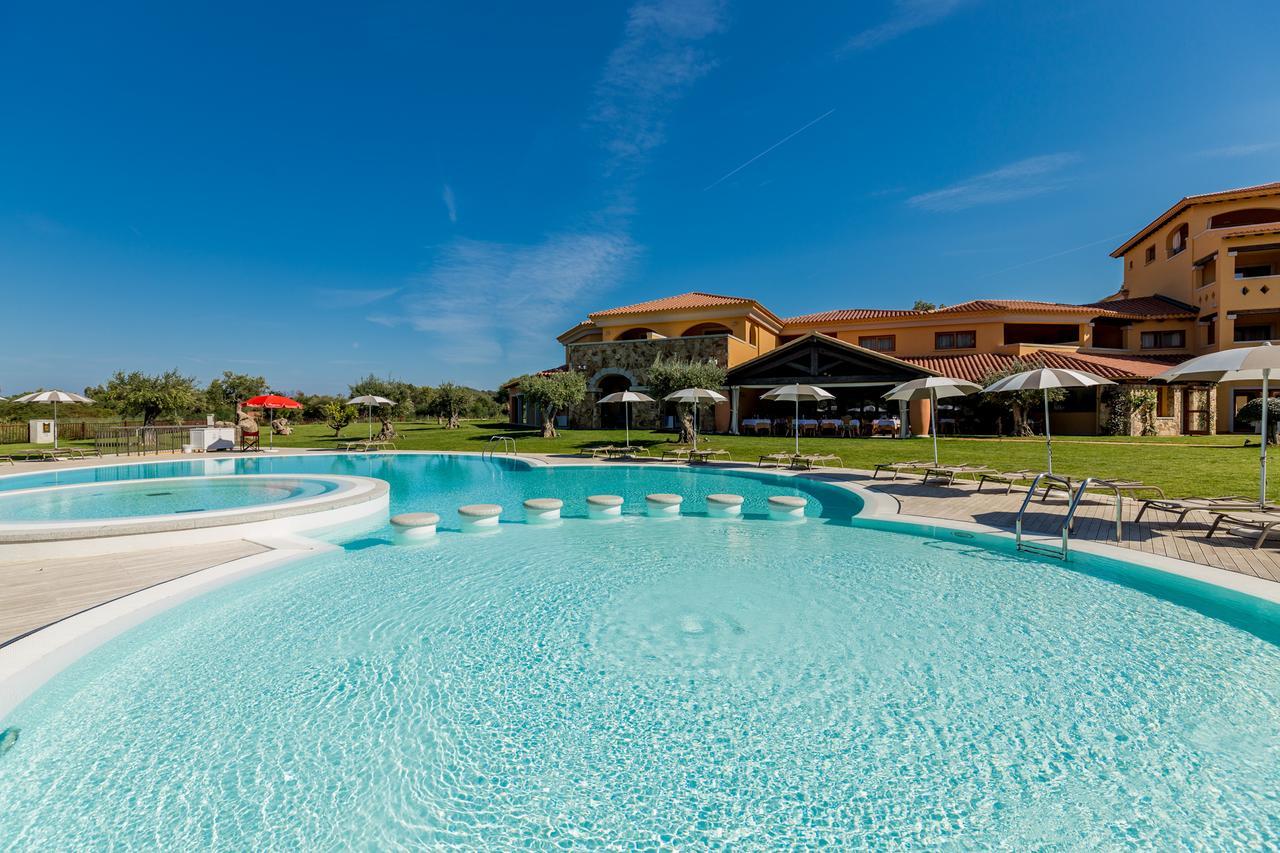 Hotel Marana Golfo Aranci Buitenkant foto